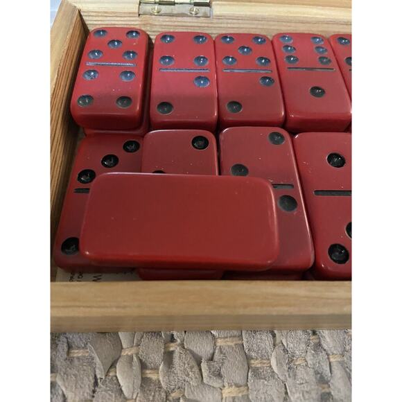 Vintage Scorpion Red & Black Complete 28 pc Domino Set in Wooden Box - Picture 5 of 7